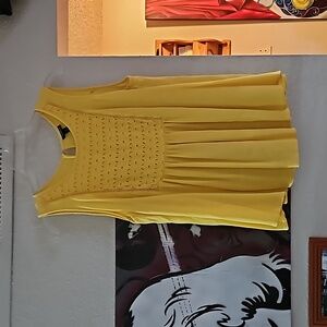 Torrid size 0 summer yellow tank.
